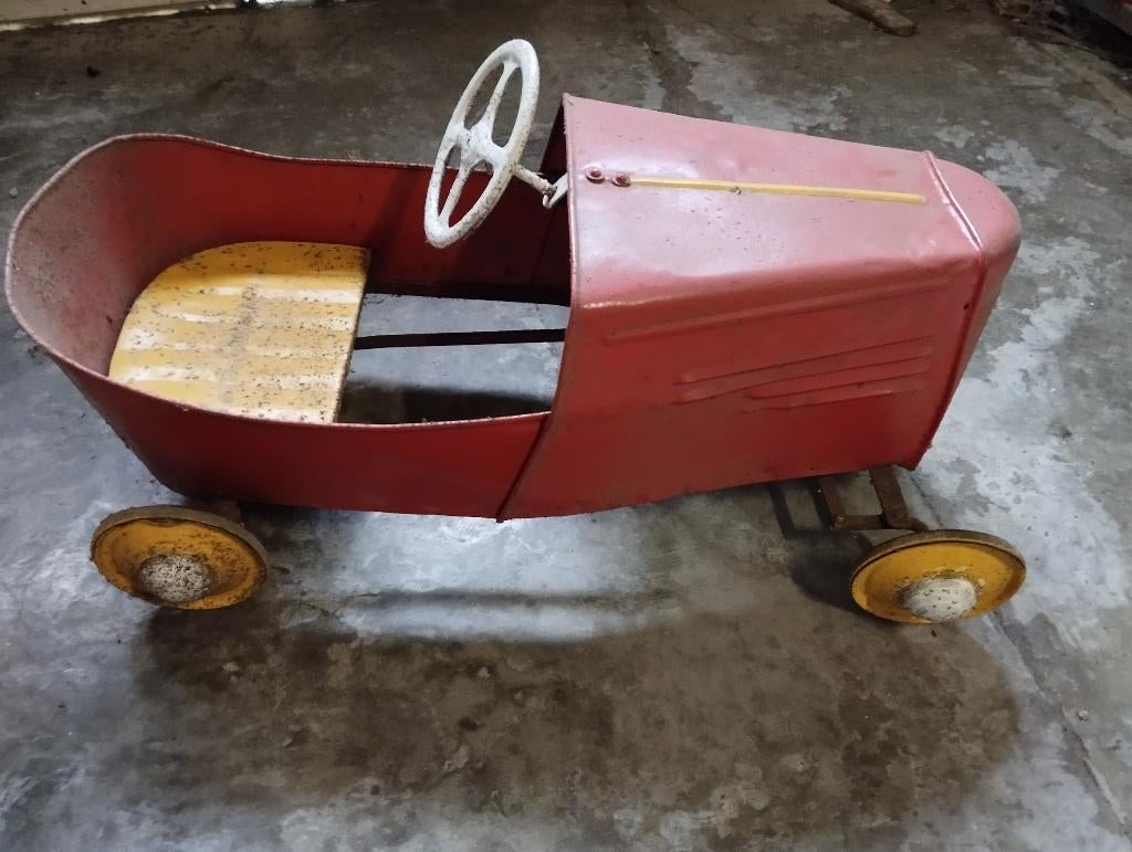 Voiture à pédales vintage pour enfant. Pour collectionneur, Antiek en Kunst, Antiek | Speelgoed, Ophalen