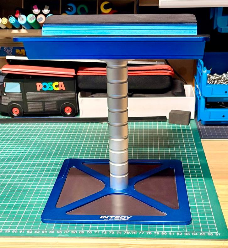 INTEGY Pro workstation for 1/5 scale ( Xmaxx ) als nieuw ., Hobby & Loisirs créatifs, Voitures miniatures | 1:5 à 1:12, Neuf, Enlèvement ou Envoi