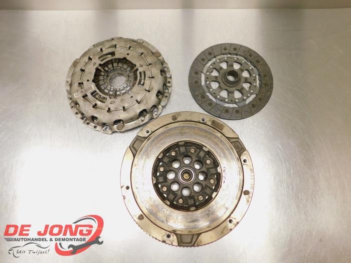 Volant d'inertie masse double d'un BMW 1-Serie, -, 3 mois de garantie, Utilisé, -