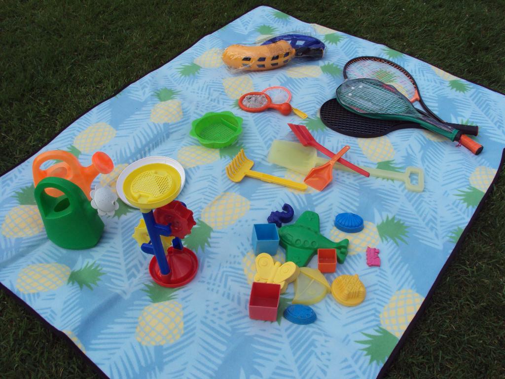 Naar buiten ! Allerlei speelgoed : zand, water  ... 25 stuks, Ophalen of Verzenden