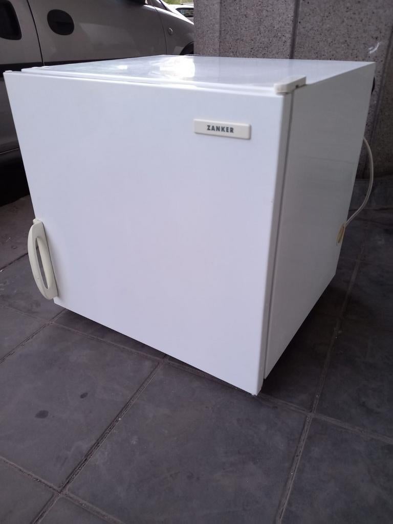 Mini diepvriezer, Elektronische apparatuur, Vriezers en Diepvrieskisten, Ophalen, Zo goed als nieuw