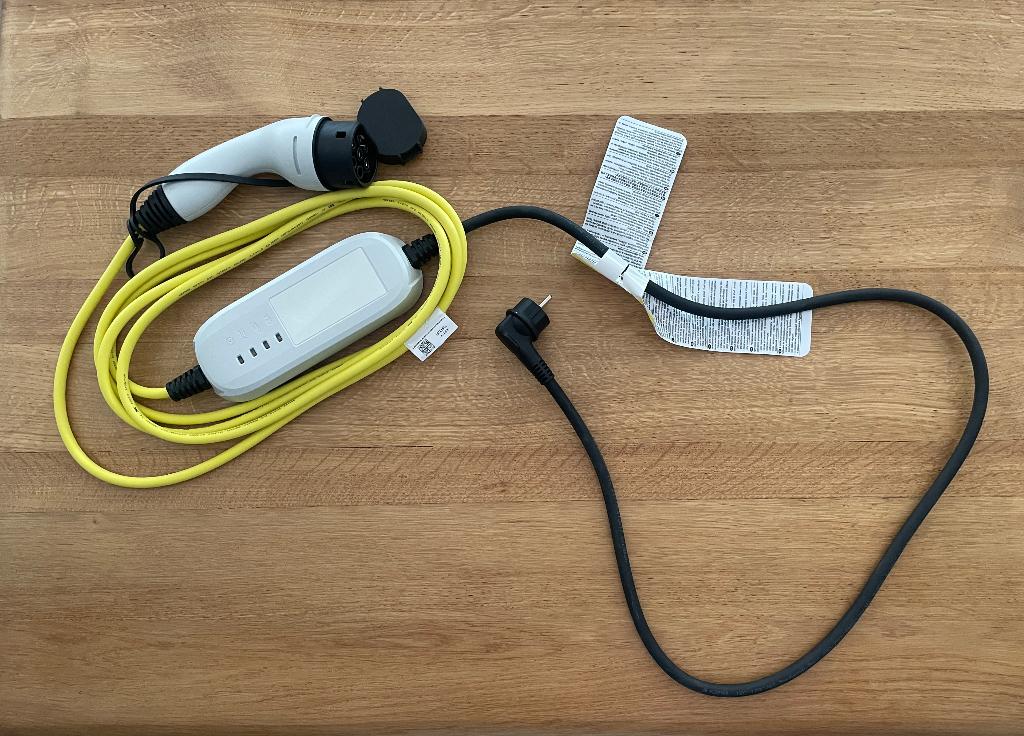 Originele Volkswagen EV PHEV fabriekslader (Aptiv) 230 V 10A, Auto diversen, Laadpalen, Ophalen of Verzenden, Nieuw, Laadpaal en Laadkabel