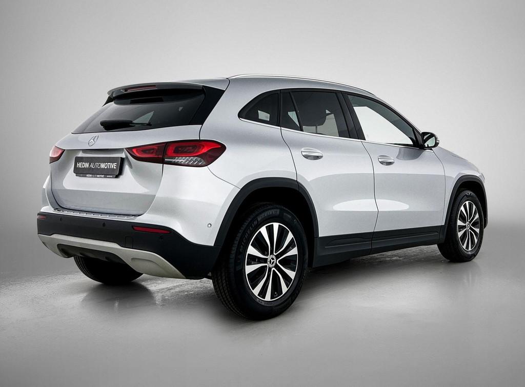 Mercedes-Benz GLA-Klasse 180 Business Line Verwarmde Zetels, Auto's, Mercedes-Benz, Stof, Gebruikt, Zwart, 4 cilinders