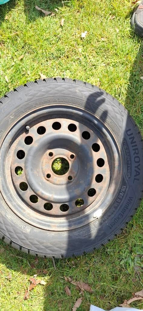 2 pneus hiver Uniroyal 175/65 R14 82T, Autos : Pièces & Accessoires, Pneus hiver, Pneu(s)