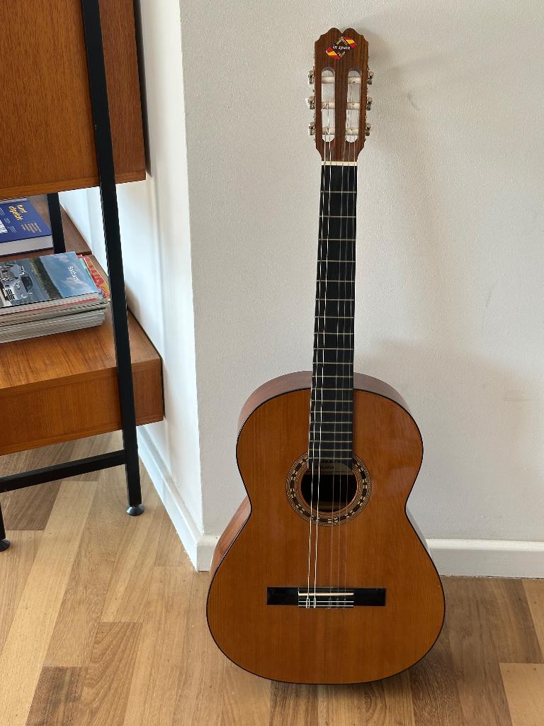 Gitaar met gitaarhoes, Ophalen, Zo goed als nieuw, Klassieke of Spaanse gitaar