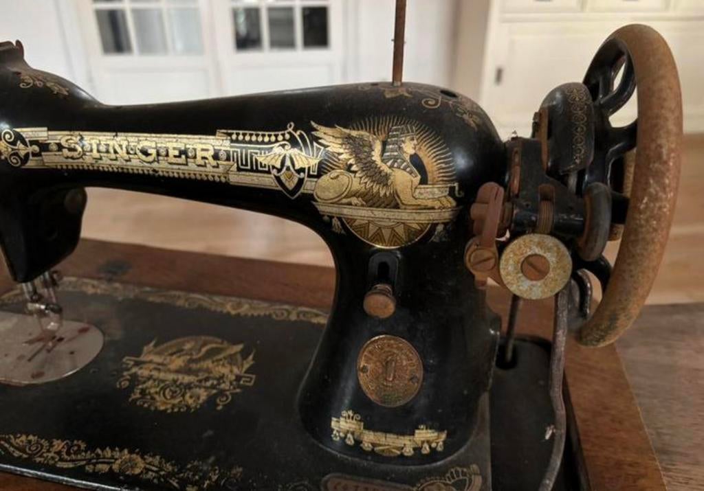 SINGER ancienne machine à coudre, Antiquités & Art, Antiquités | Machines à coudre, Enlèvement