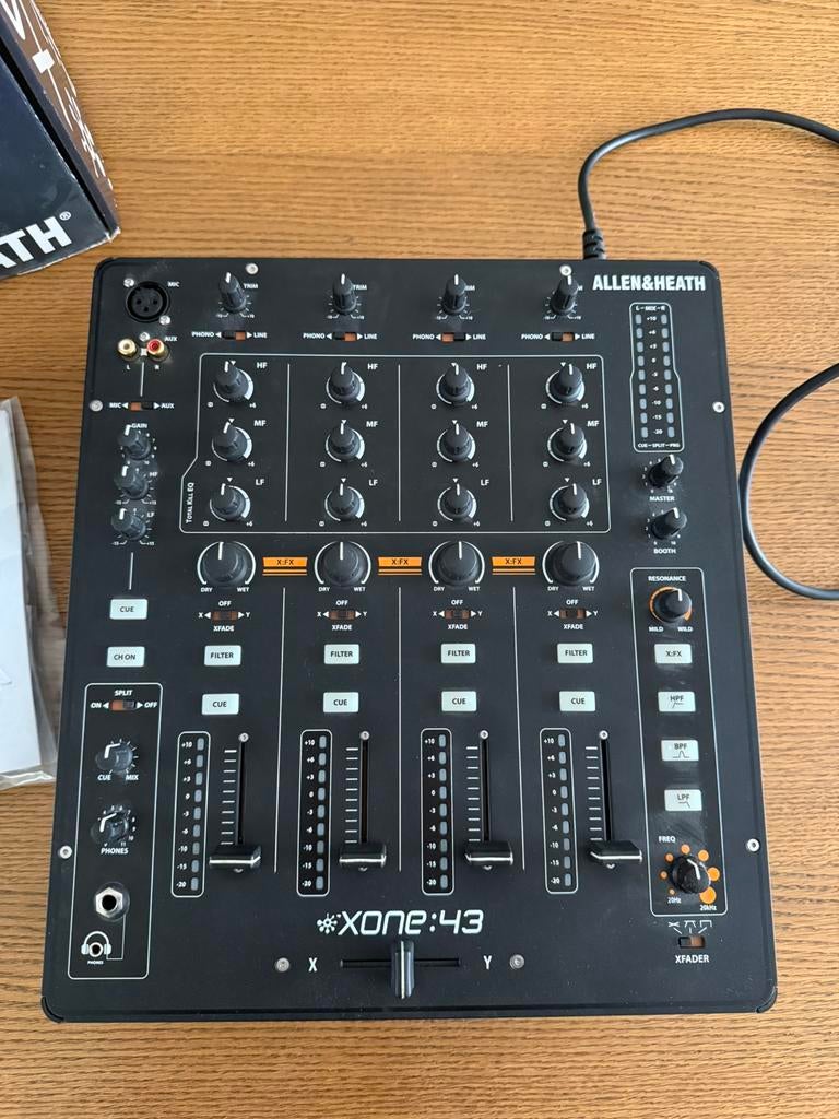 XONE:43 DJ MIXER (Nieuwstaat!), Musique & Instruments, DJ sets & Platines, Enlèvement, Comme neuf