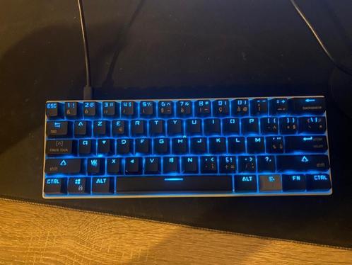 Clavier Gamer avec touches défectueuses, Computers en Software, Toetsenborden, Gebruikt, Azerty, Bedraad, Gaming toetsenbord, Ophalen
