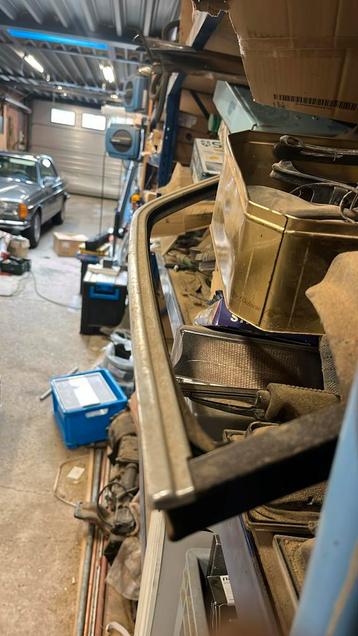 Ford Capri 2/3 raamlijst en glas beschikbaar voor biedingen