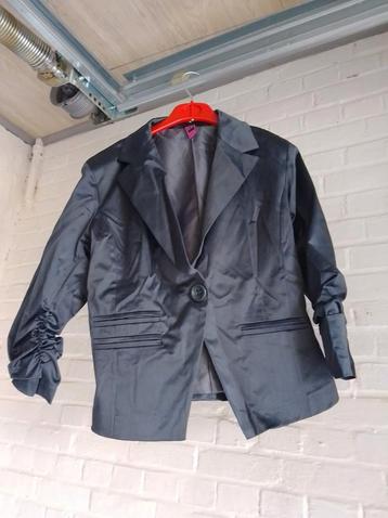 Gekleed vestje maat L beschikbaar voor biedingen