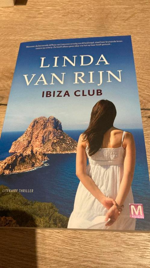 Linda van Rijn - Ibiza Club, Boeken, Thrillers, Zo goed als nieuw, Ophalen of Verzenden