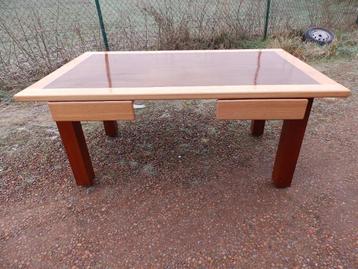 Grote kantoortafel met vintage design beschikbaar voor biedingen