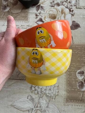 Set van 2 ( soep / ontbijt ) kommen M&M's beschikbaar voor biedingen