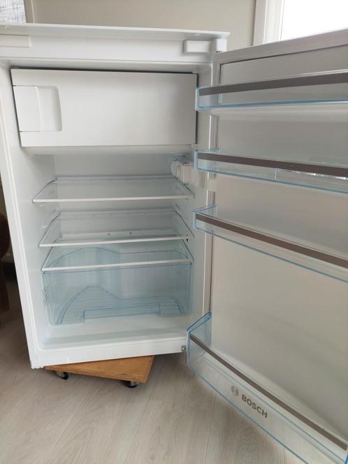 Bosch inbouw koelkast met vriesvak, Elektronische apparatuur, Koelkasten en IJskasten, Zo goed als nieuw, Met vriesvak, 100 tot 150 liter