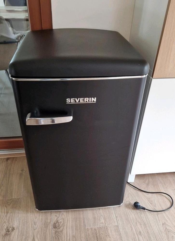Koelkast met vriesvak Severin, Elektronische apparatuur, Koelkasten en IJskasten, Gebruikt, Met vriesvak, 75 tot 100 liter, 85 tot 120 cm