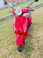 A klasse ;  scooter 25 km / uur  --- 4800 km , als nieuw, Fietsen en Brommers, Nieuw, Klasse A (25 km/u), Ophalen of Verzenden