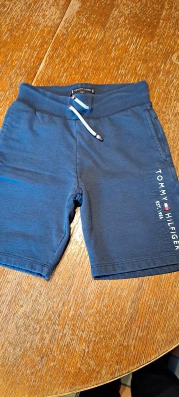 Korte broek maat 128, Tommy Hilfiger  beschikbaar voor biedingen