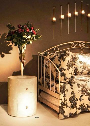 RONDE Design bijzettafel/ nachtkastje  2 stuks verkrijgbaar. beschikbaar voor biedingen