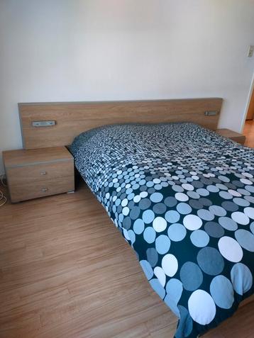 Bed 1,60m met lattenbodem,matras beschikbaar voor biedingen