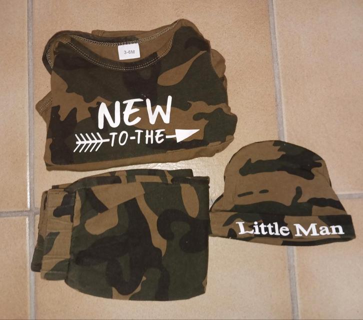 Kleding setje leger motief 3 - 6 maanden, Kinderen en Baby's, Babykleding | Overige, Zo goed als nieuw, Ophalen of Verzenden