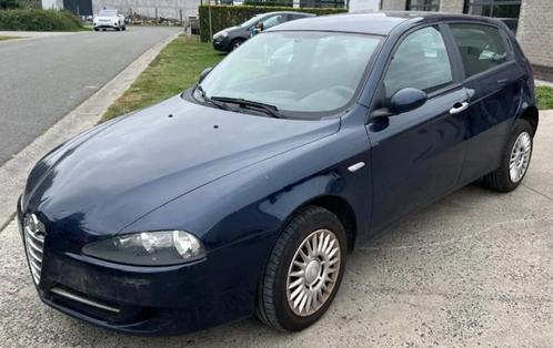 Alfa Romeo 147 Benzine, Auto's, Alfa Romeo, Bedrijf, Te koop, Benzine, Handgeschakeld, Blauw, Zwart, Stof, Ophalen
