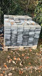 Klinkers mogen dringend weg, Ophalen, Nieuw, Klinkers