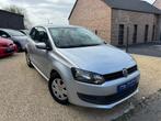 VW POLO// 1.2 ESSENCE/ 75000KM / CARNET/1ER MAIN/GARANTIE, 1198 cc, Grijs, 3 cilinders, Zilver of Grijs