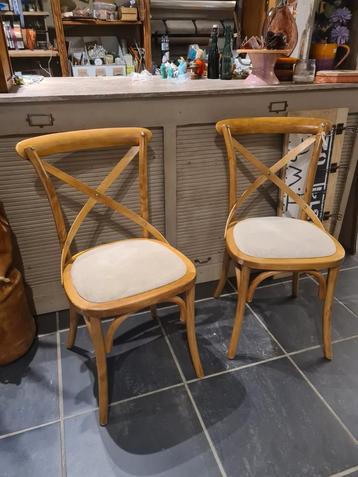 2 stoelen J-line landelijke stijl  beschikbaar voor biedingen