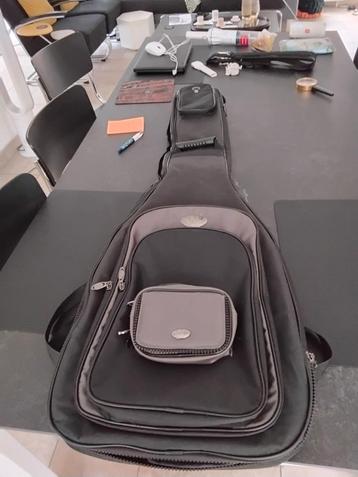 Gitaar bag beschikbaar voor biedingen