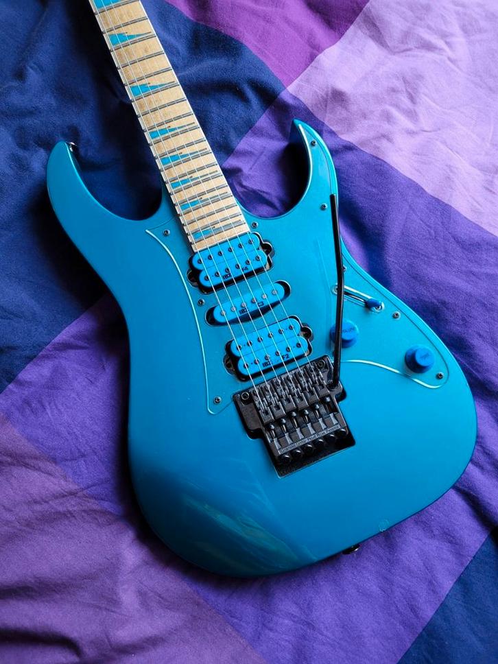 Ibanez RG770DX Laser Blue made in Japan 1993, Muziek en Instrumenten, Snaarinstrumenten | Gitaren | Elektrisch, Gebruikt, Solid body