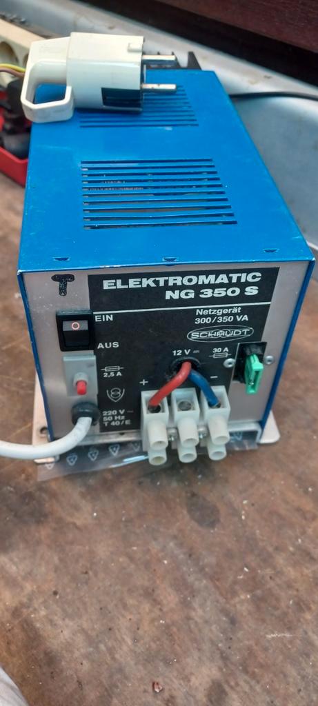 Voedingseenheid van 220 naar 12 electromatic NG 350S schaudt, Caravans en Kamperen, Mobilhome-accessoires, Ophalen