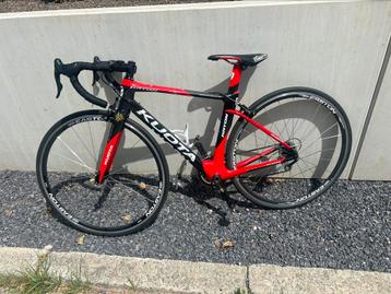 Racefiets in perfecte staat voor kinderen tot 1m60 beschikbaar voor biedingen