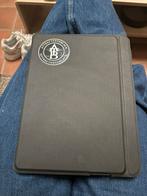 Ipad 8 2020 + toetsenbord hoesje + apple pencil, Computers en Software, Ophalen, Zo goed als nieuw