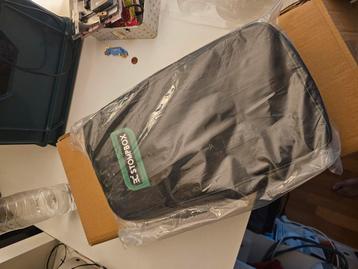 Verkeerdelijk bestelde stompbox nieuw beschikbaar voor biedingen