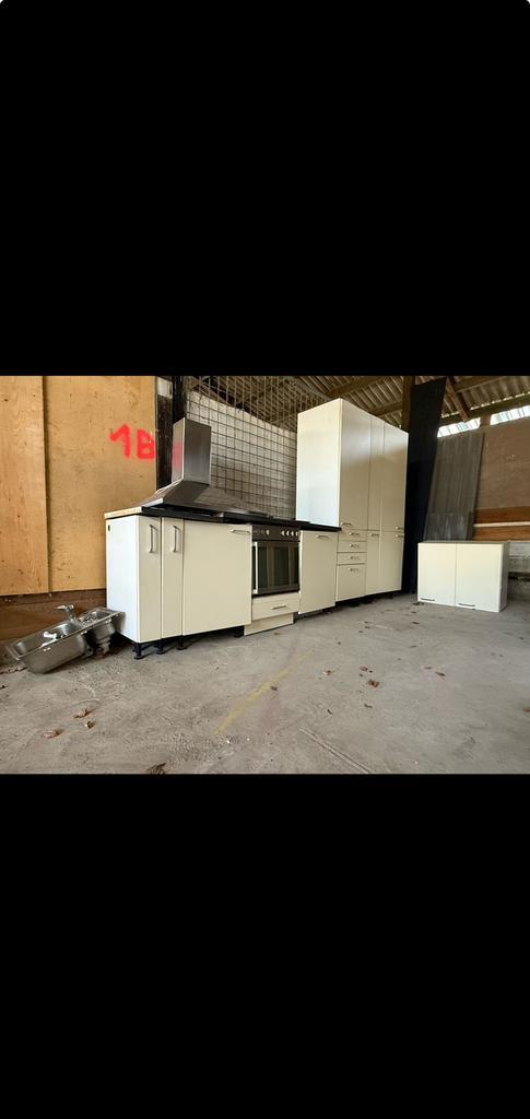 Creme Keuken * Compleet + Toestellen + Gedemonteerd *, Huis en Inrichting, Keuken | Complete keukens, Ophalen of Verzenden