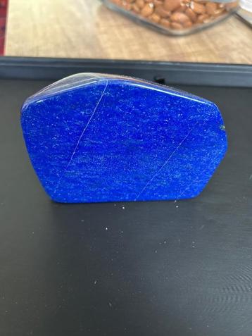 Lapis lazuli edelstenen  beschikbaar voor biedingen