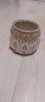 Bloempotje met okergeel, Enlèvement