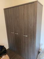 Slaapkamer, bed met lade en kast met 3 deuren, jeugd / kot, Huis en Inrichting, Ophalen, Zo goed als nieuw