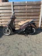 Piaggio Liberty A klasse bj 2019 met splinternieuwe banden, Fietsen en Brommers, Ophalen