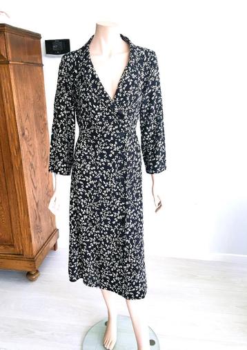  MANGO - Stap in stijl met deze elegante overslagjurk!  beschikbaar voor biedingen