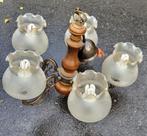 Lustre vintage 5 bras–bois, laiton et globes verre dépoli, Ophalen