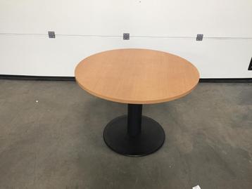 (124) Mooie verstelbare ronde tafels zwaar onderstel beschikbaar voor biedingen