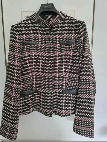 Damesvestje beschikbaar voor biedingen