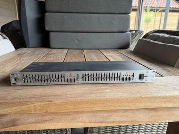 Equalizer 2x15 bands beschikbaar voor biedingen
