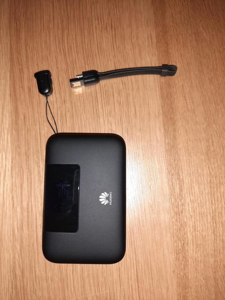 Huawei mobile WiFi Pro E5770s-320, Informatique & Logiciels, Routeurs & Modems, Comme neuf, Routeur, Envoi