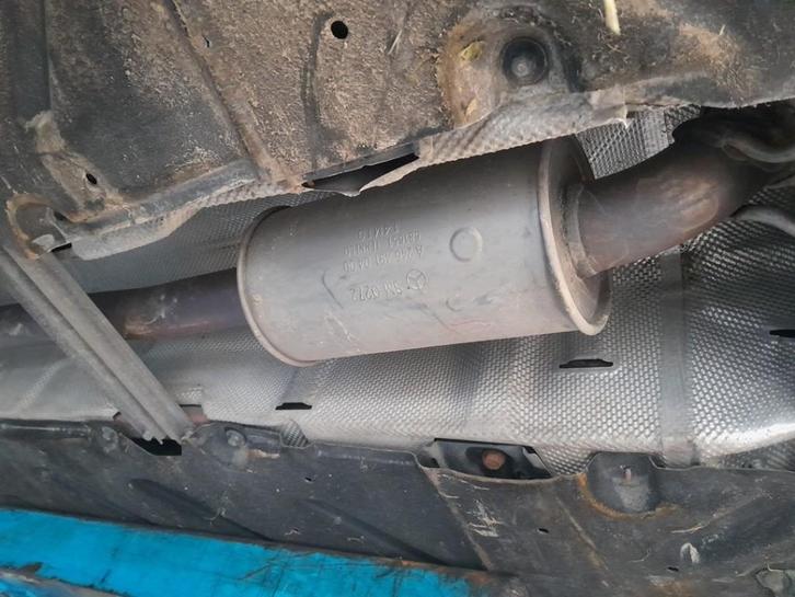 UITLAAT MIDDENDEMPER CLA (117.3) (A2464910400), Auto-onderdelen, Uitlaatsystemen, Mercedes-Benz, Gebruikt