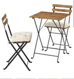 Tafel met twee stoelen en kussens, Ophalen of Verzenden, Zo goed als nieuw