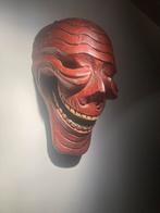 Masker in hout, Contacts & Messages, Prédictions & Messages divers