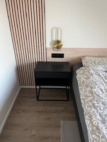 Nachtkastje Vikhammer IKEA, Huis en Inrichting, Ophalen, 55 tot 70 cm, Zo goed als nieuw, 45 tot 65 cm