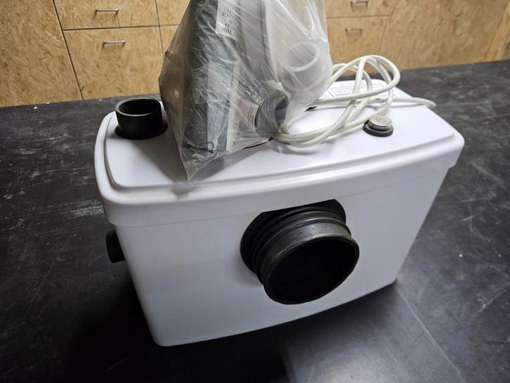Broyeur WC douche, Doe-het-zelf en Bouw, Ventilatie en Afzuiging, Zo goed als nieuw, Ophalen